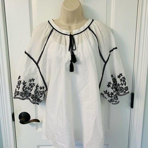 Zara Tops - NWT Zara Black & White Eyelet Top w Tassel Ties!